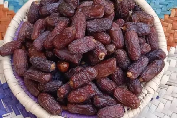 تصویر 2 از قیمت خرید خرما پیارم ظرفی + فروش ویژه